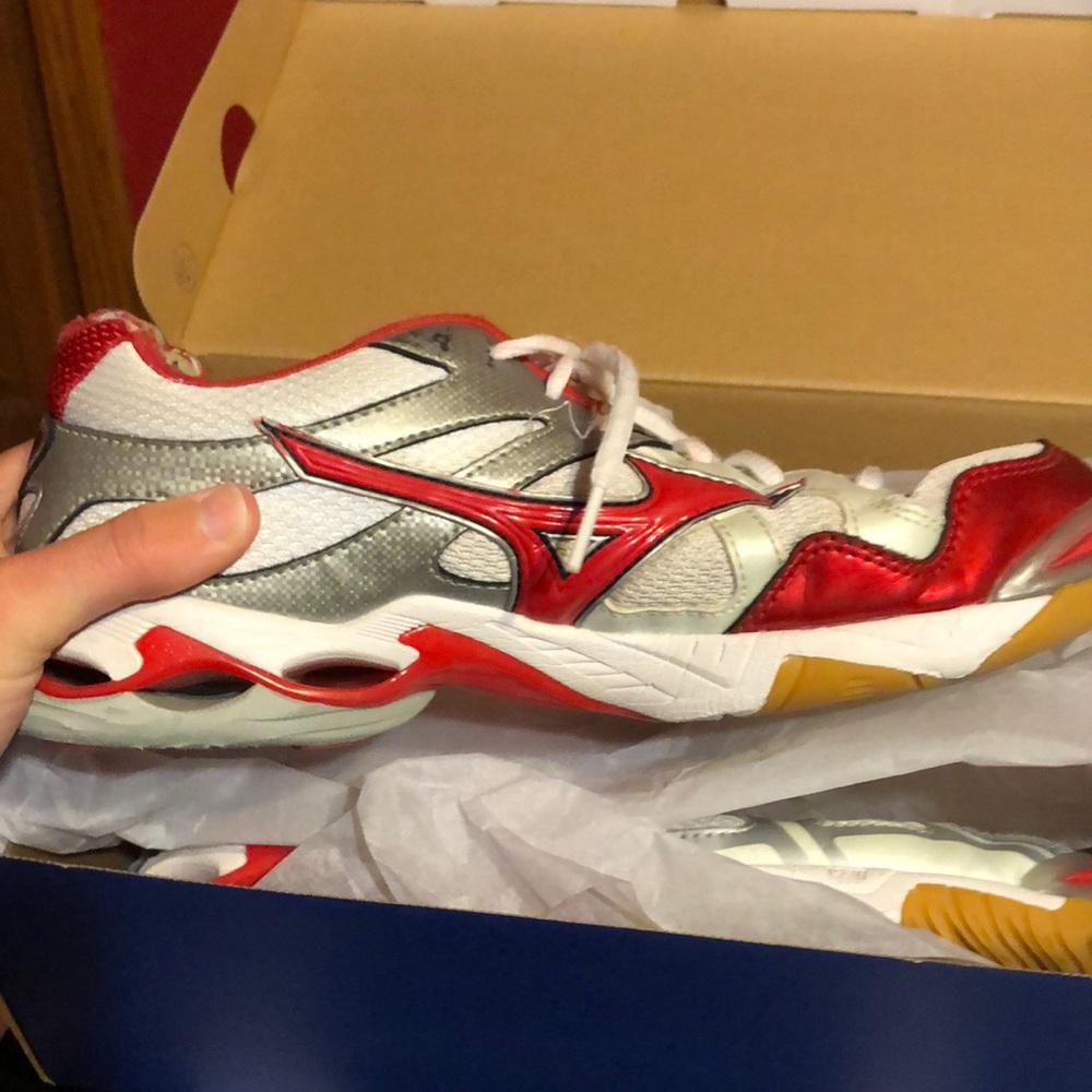 VOLLEYBALL SHOES